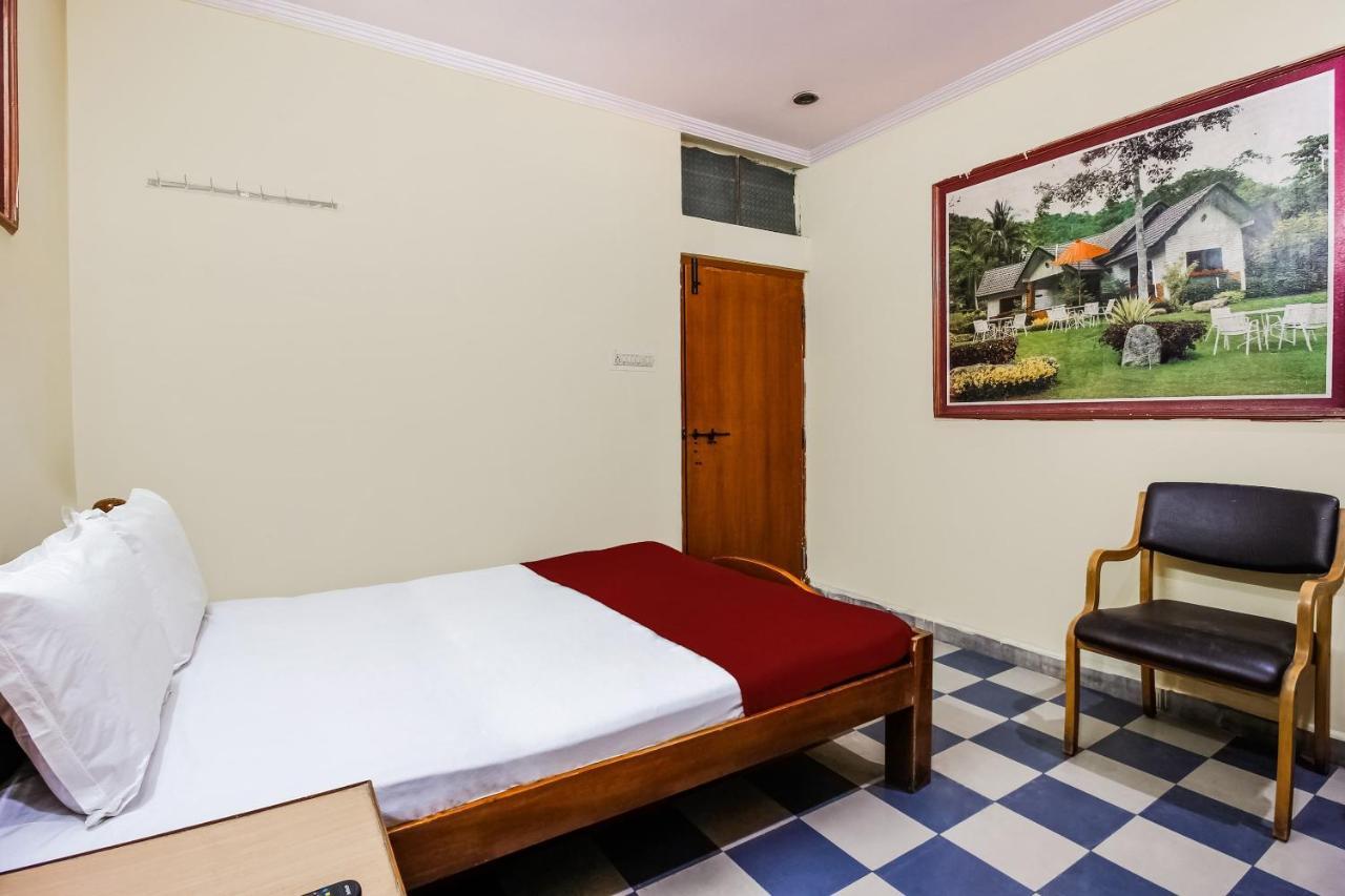 Spot On Classic Lodge Hyderabad Exterior foto